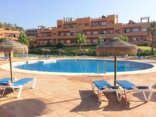 Rez-de-chaussée à Marina de Casares. Apartamento en planta baja de 2 dormitorios en casares playa