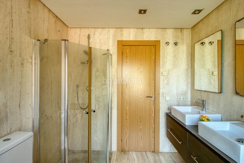 Foto b937ed3e-65e5-4258-bfbb-5fb05bf3c171. Casa adosada adosado de 4 dormitorios en San Luis de Sabinillas Manilva