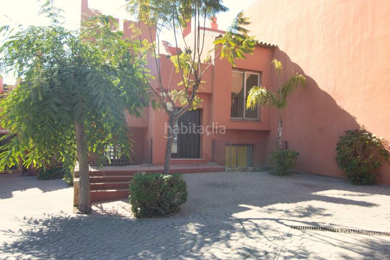 Foto c761249c-0cb9-4e85-a4e3-4e77fba82a05. Casa adosada adosado de 4 dormitorios en San Luis de Sabinillas Manilva