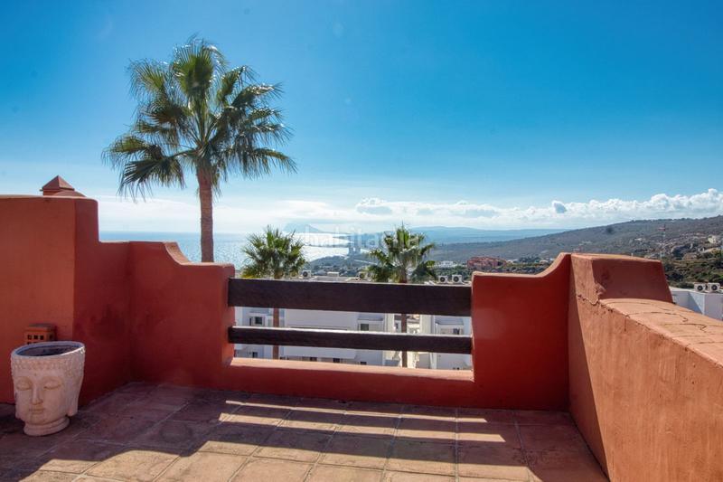 Foto e80bb9f5-844f-41fa-b509-3358b7089010. Casa adosada adosado de 4 dormitorios en San Luis de Sabinillas Manilva