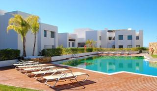 Rez-de-chaussée à Los Flamingos. Apartamento en planta baja de 2 dormitorios en los flamingos