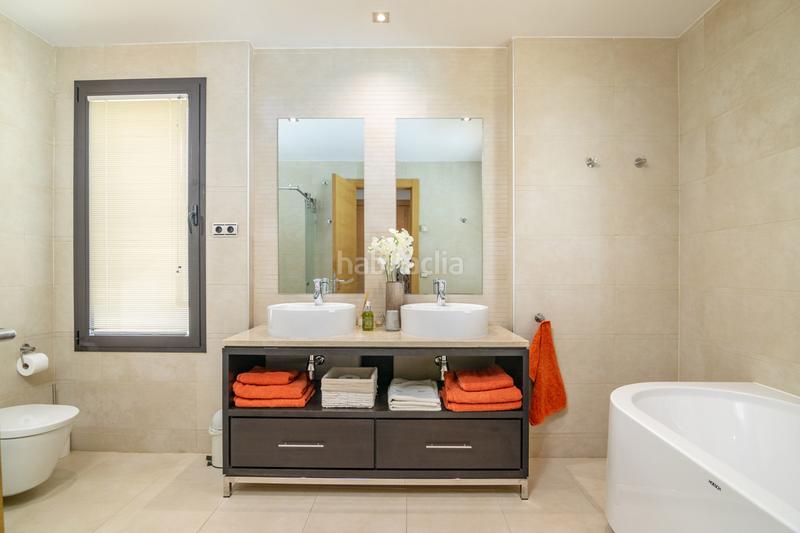 Foto 5c7201f7-2737-42b6-a6a2-b1822455b539. Apartament amb calefacció aparcament piscina a Alto de los Monteros Marbella