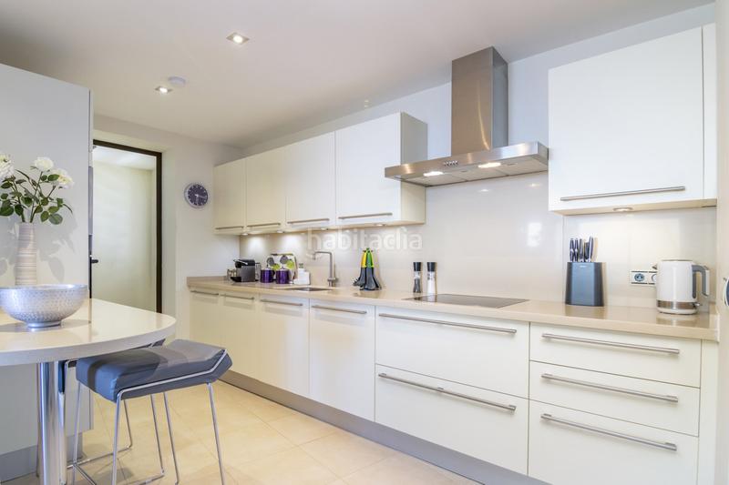 Foto c71b8306-e96c-426f-8b2d-890a6b34342a. Apartament amb calefacció aparcament piscina a Alto de los Monteros Marbella