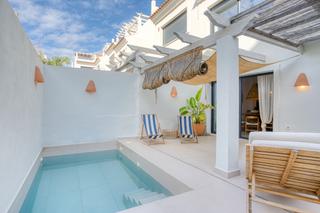 Maison jumelée à Bel - Air. Adosado de 3 dormitorios en estepona