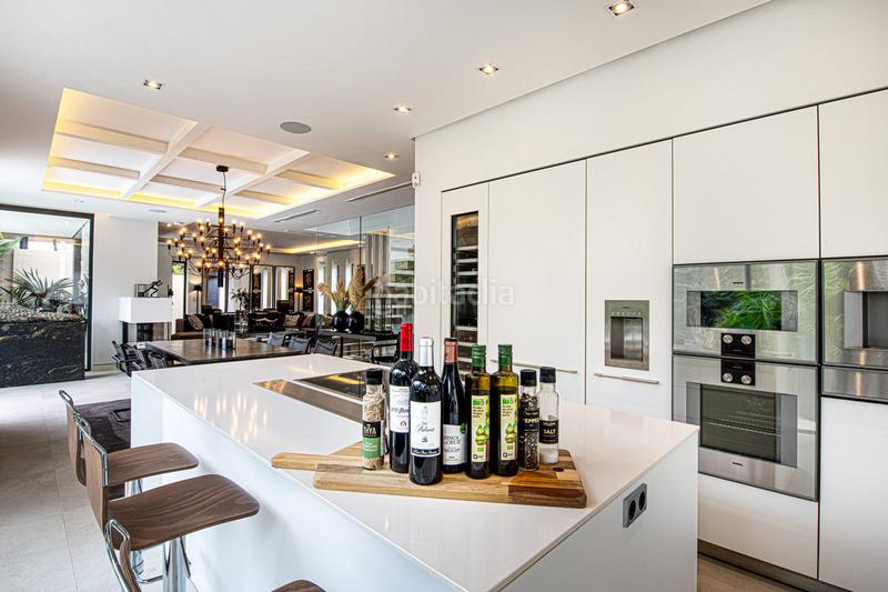 Foto 60e4480d-5cc2-4f4a-b97d-f6a1d1076d11. Chalet con riscaldamento parcheggio piscina in La Carolina - Guadalpín Marbella