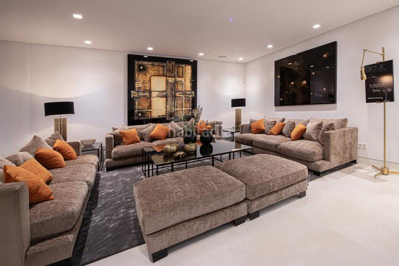 Foto 996157a8-38a5-48ee-be25-fb2e8041a69a. Chalet con riscaldamento parcheggio piscina in La Carolina - Guadalpín Marbella