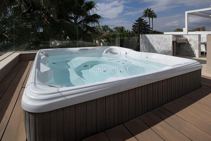 Foto d6feae81-fe81-4237-8819-95368501cd79. Chalet con riscaldamento parcheggio piscina in La Carolina - Guadalpín Marbella