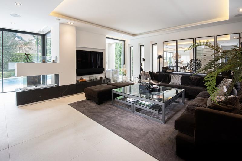 Foto f1d2df14-7719-48b5-a69d-a1a2311d1b3c. Chalet con riscaldamento parcheggio piscina in La Carolina - Guadalpín Marbella