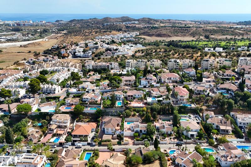 Foto 8eb13bcf-de7b-441f-a5ae-dbf8adc3a6a4. Chalet mit heizung parking pool in Hipódromo - Cerrado del Águila Mijas