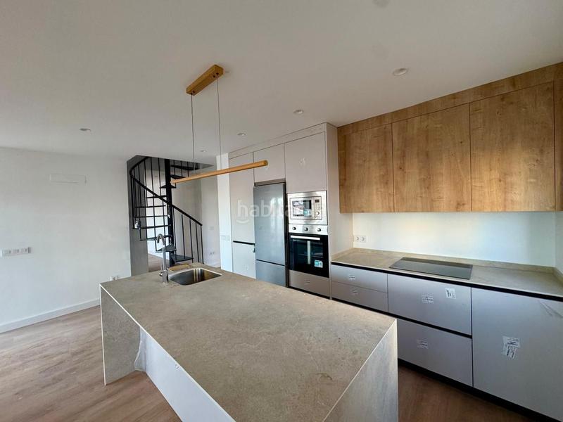 Foto 75c6feb0-ab6c-4fca-8c88-a85fa6d4ae10. Duplex con parcheggio piscina in Manantiales-Estación de Autobuses Torremolinos