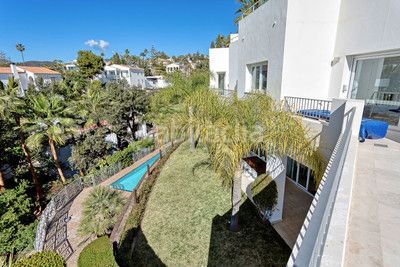Foto 404ef09b-9b9e-4267-ae08-e525f0bb0211. Xalet amb calefacció aparcament piscina a El Rosario - Ricmar Marbella