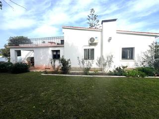 Chalet in San Pedro de Alcántara Pueblo. Villa aislada de 4 dormitorios en san pedro de alcántara