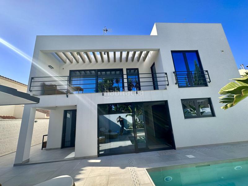 Foto 47bfa93b-06cf-4bba-9ba8-a9e9025e2f90. Xalet amb calefacció aparcament piscina a Puerto Banús Marbella