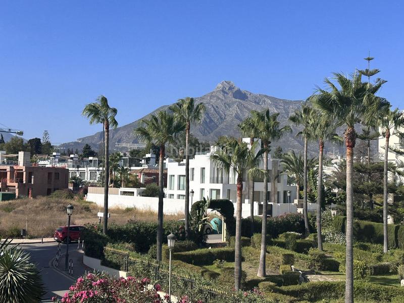 Foto 879996e1-4fd4-4f50-a895-e586c21bafda. Xalet amb calefacció aparcament piscina a Puerto Banús Marbella