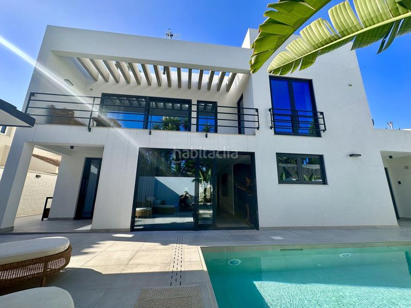 Foto f02e75e9-5efe-4cde-a123-926b3a920f4c. Xalet amb calefacció aparcament piscina a Puerto Banús Marbella