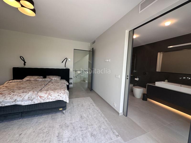 Foto f77a3ae1-c8eb-49e0-8213-ae2a93fccad7. Xalet amb calefacció aparcament piscina a Puerto Banús Marbella