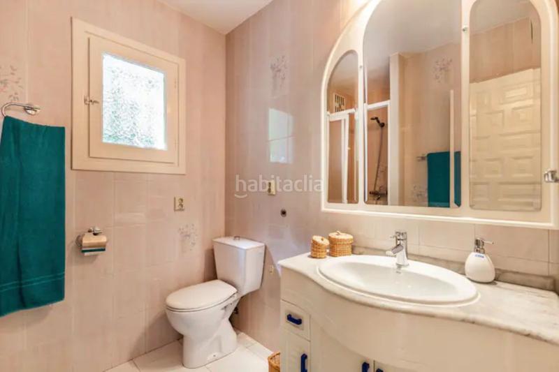 Foto a4113929-1eea-45f5-9d39-04784a01d008. Chalet con riscaldamento parcheggio piscina in Nueva Andalucía centro Marbella