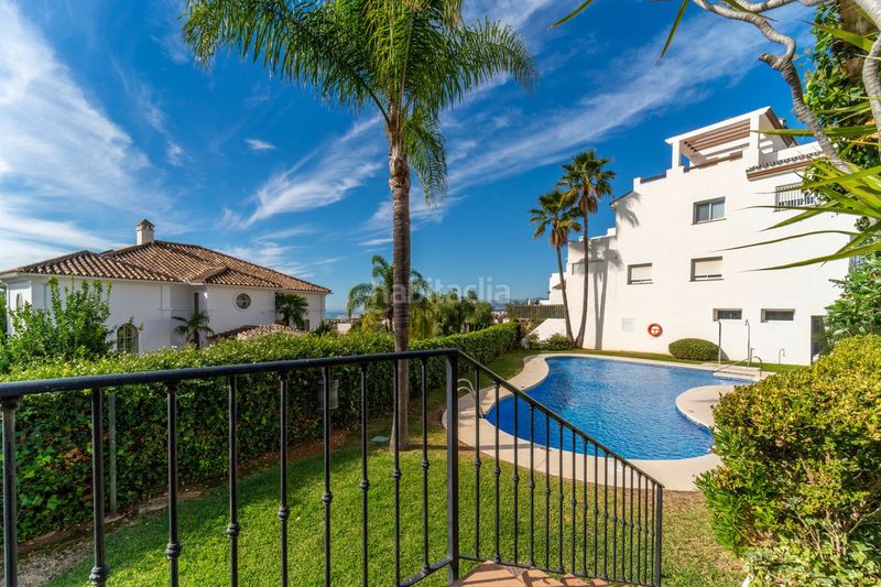 Foto 30f2a67e-c239-44ff-8924-42cf704fe1b2. Casa adossada amb calefacció aparcament piscina a Marbella