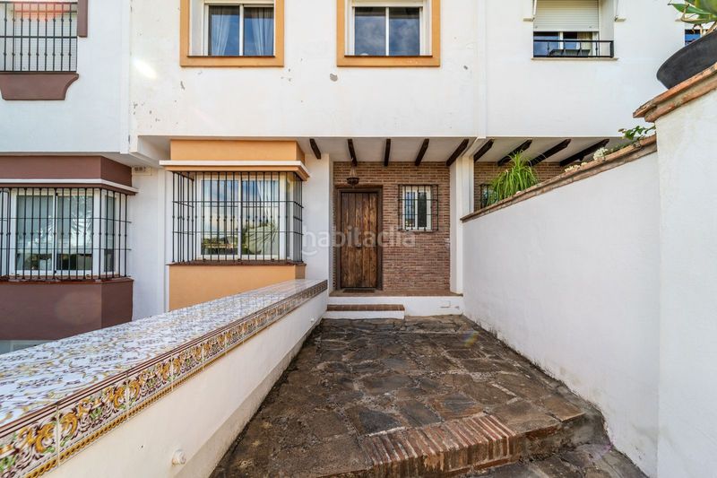 Foto db1ba45b-c5ba-42f5-a778-19ae81b0f395. Casa adossada amb calefacció aparcament piscina a Marbella
