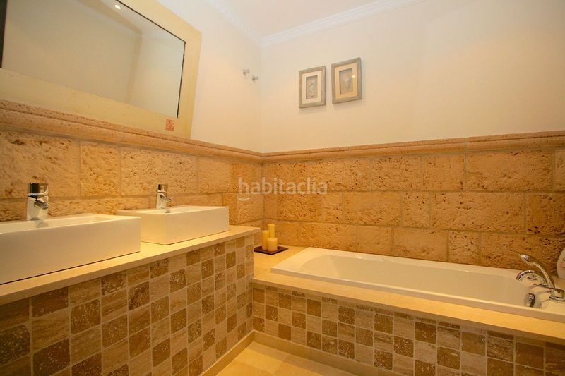 Foto 197a68db-b207-4801-af21-66abea17c137. Xalet amb calefacció aparcament piscina a Mijas pueblo Mijas