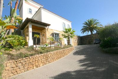 Foto 7d722137-8e42-4b47-a98f-3d01d8e10cea. Xalet amb calefacció aparcament piscina a Mijas pueblo Mijas