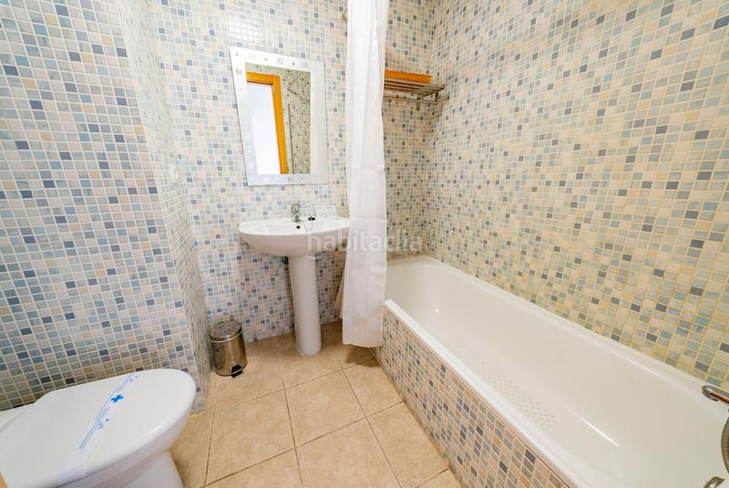 Foto f2714cca-e76e-4009-a11e-6cd3fc767bec. Planta baixa amb calefacció aparcament piscina a Casares