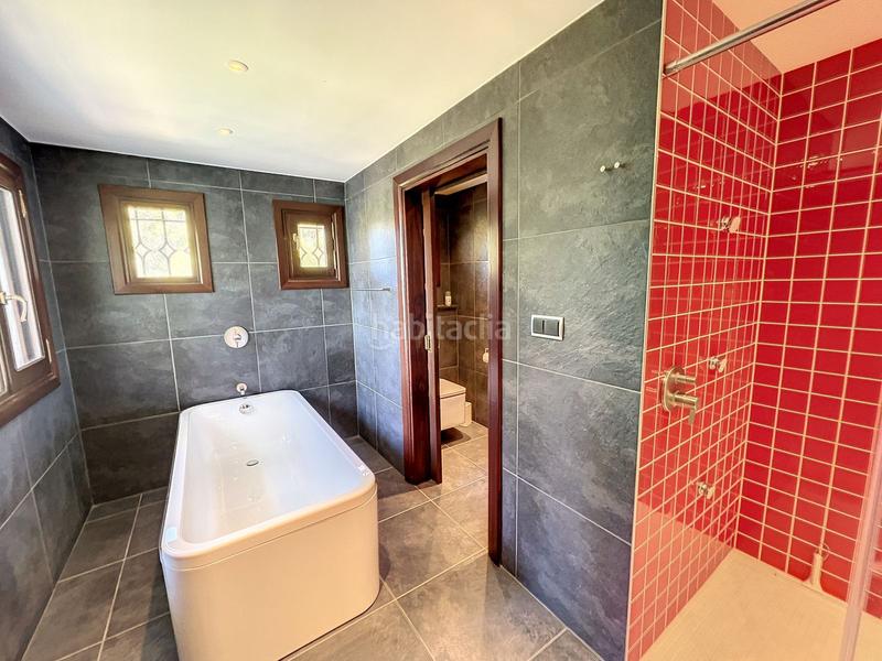 Foto 1e0b755b-dc92-43dd-8c5a-252e14d2005e. Xalet amb calefacció aparcament piscina a Mijas pueblo Mijas