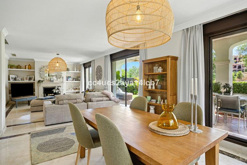 Foto 1f129956-bef1-4690-8607-b9d4dd3072cf. Xalet amb calefacció aparcament a Bel - Air Estepona