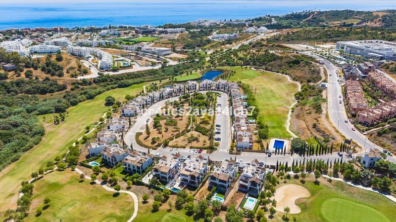 Foto 953e731c-7bb3-4511-ae4d-84470135df1c. Xalet amb calefacció aparcament a Bel - Air Estepona