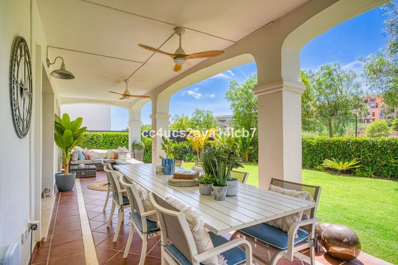 Foto ffaf3040-21a4-4cc0-b642-b19c92bafc6d. Xalet amb calefacció aparcament a Bel - Air Estepona