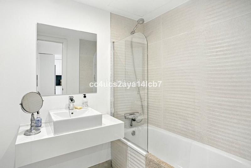 Foto 1f6ecff6-0676-4689-8e58-6cc916fde17b. Erdgeschoss mit heizung parking pool in Bel - Air Estepona