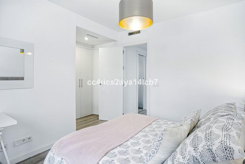 Foto 6c2c4072-e174-4011-b62a-241bbefda1ba. Erdgeschoss mit heizung parking pool in Bel - Air Estepona