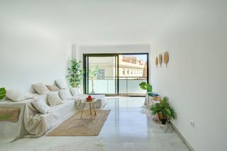 Apartament a Las Flores. Apartamento en planta media de 3 dormitorios en las lagunas