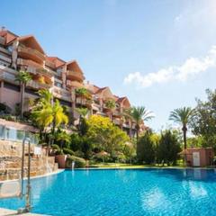 Appartement à Aloha. Apartamento en planta media de 2 dormitorios en marbella