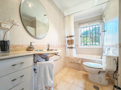 Foto 5b7c18d2-5267-4965-9e01-ba4db357fac8. Xalet amb calefacció aparcament piscina a Marbesa Marbella