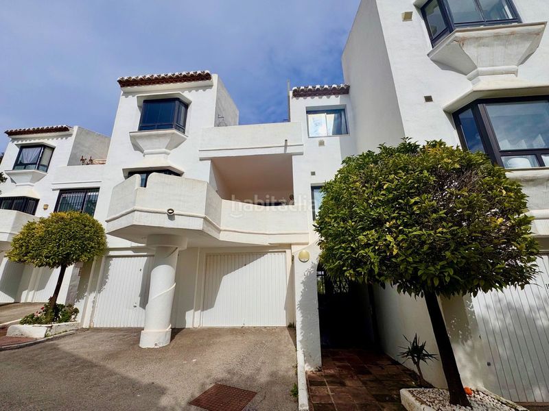 Foto 399b5395-481b-40cc-ae6c-bf2ba6f97ecc. Apartament amb calefacció aparcament piscina a Calahonda Mijas