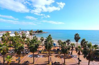 Apartament a Centro ciudad. Apartamento en planta media de 3 dormitorios en fuengirola