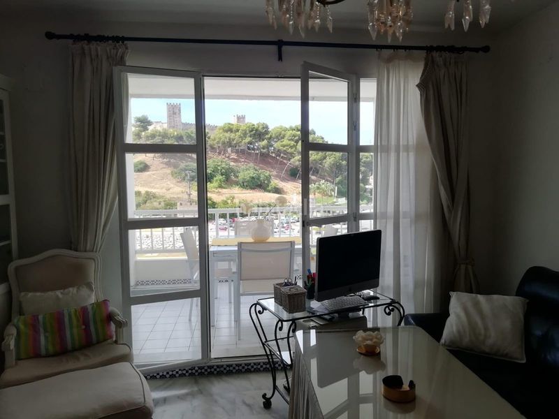 Foto 271c813c-c997-400d-a048-ecfb8acc33a5. Apartamento  en planta media de 3 dormitorios en Fuengirola