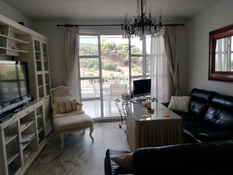 Foto 9a02e192-d5b1-4ddb-ae29-78fbc41c19b6. Apartamento  en planta media de 3 dormitorios en Fuengirola