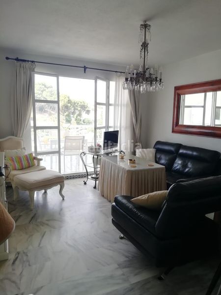 Foto e6abf431-2738-49f7-b0a6-a1b3ad87d8ed. Apartamento  en planta media de 3 dormitorios en Fuengirola