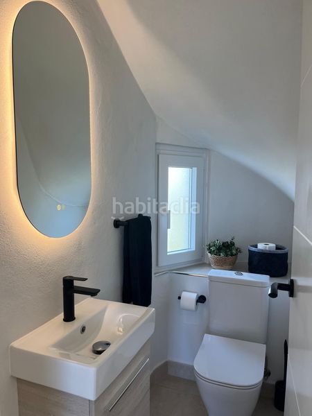 Foto f3f303aa-0ac1-46c8-9727-e00f9db7e379. Casa adossada amb calefacció aparcament piscina a Mijas