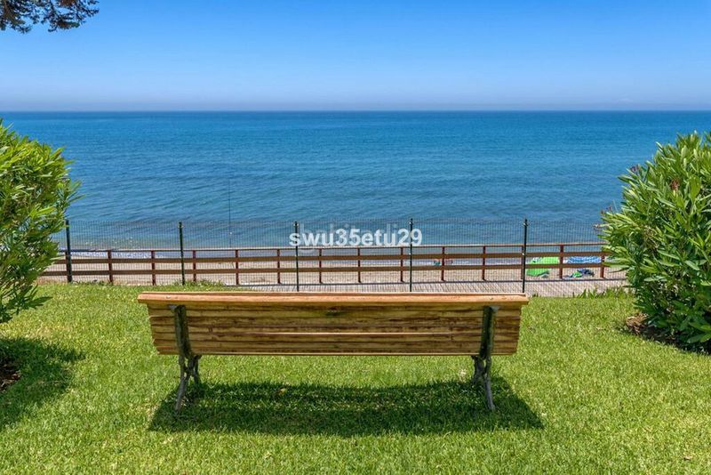Foto 44d7a775-e117-4dd4-9cac-6763b4c5f60a. Estudi amb calefacció aparcament piscina a Calahonda Mijas