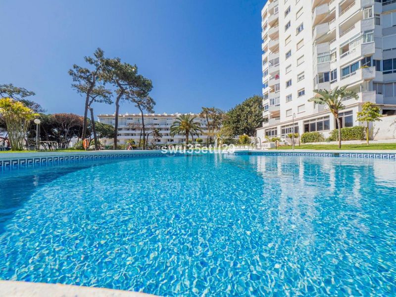 Foto e3b04695-3258-4e47-a0d6-0a6a3b647ad0. Estudi amb calefacció aparcament piscina a Calahonda Mijas