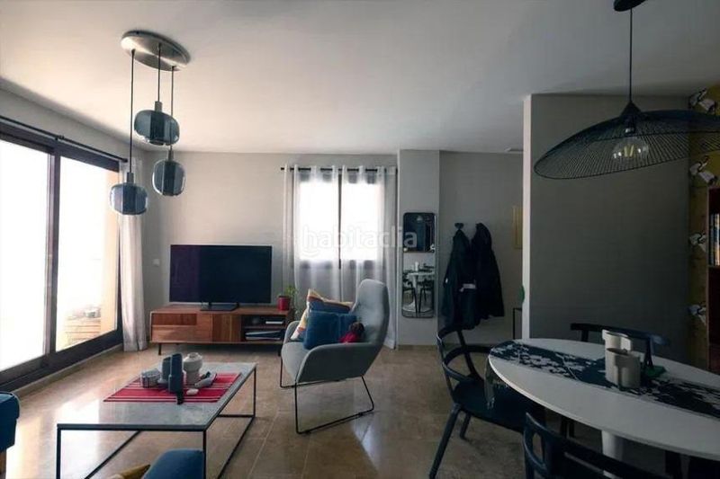 Foto bbb17296-2649-4fc7-92e7-f4d468870f23. Apartament amb calefacció aparcament piscina a Manantiales-Estación de Autobuses Torremolinos
