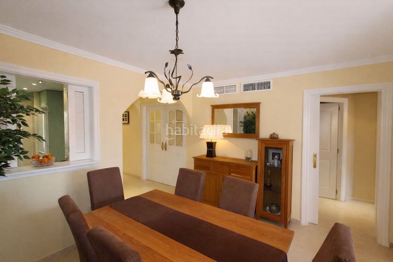 Foto 00d89392-7bf0-43dd-9b75-999e704eebf2. Apartament amb calefacció aparcament piscina a Elviria Marbella