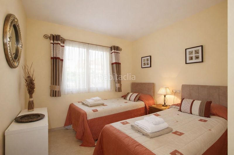 Foto 13294cdc-9d97-4a1d-bb1b-36b6182d9cee. Apartament amb calefacció aparcament piscina a Elviria Marbella
