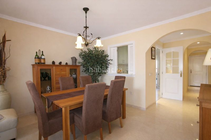 Foto 148941f1-3975-4e42-9a25-e56d88655427. Apartament amb calefacció aparcament piscina a Elviria Marbella