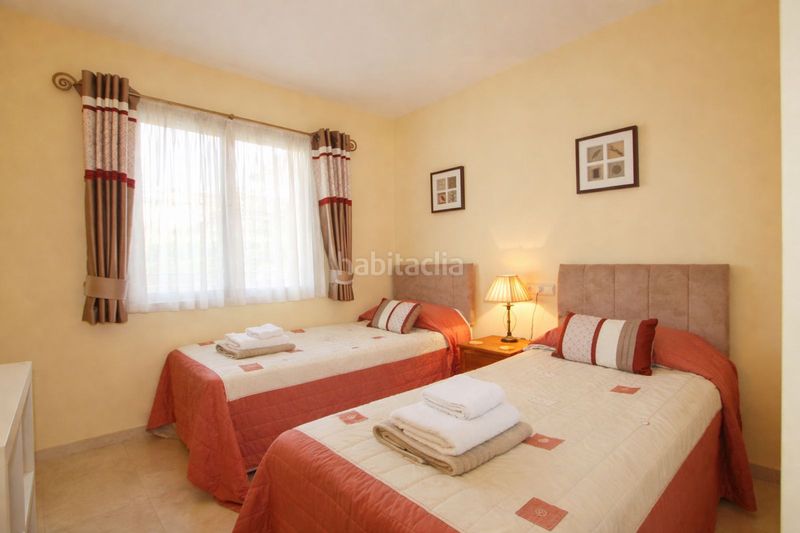 Foto 90a001f8-4b90-4431-b028-9409565b8e0c. Apartament amb calefacció aparcament piscina a Elviria Marbella