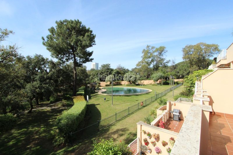 Foto d331af7d-ed41-4ec4-860f-ca0f61558de2. Apartament amb calefacció aparcament piscina a Elviria Marbella