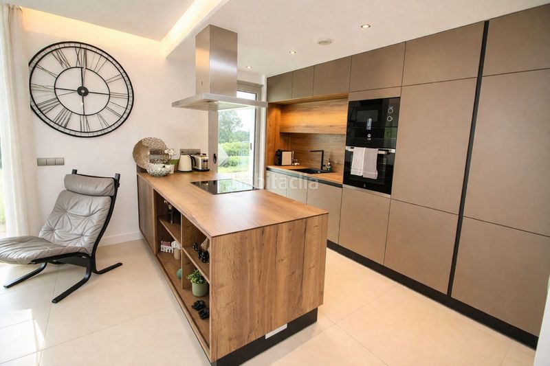 Foto 928cc6f5-5a63-4500-9897-2e1fbab75fff. Planta baixa amb calefacció aparcament piscina a Mijas